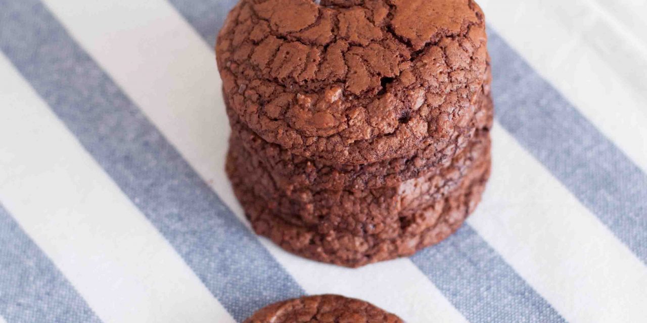 Brownie crinkle cookies