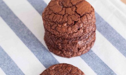 Brownie crinkle cookies